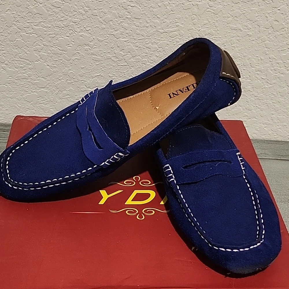 Shoes - Picture 2 of 5